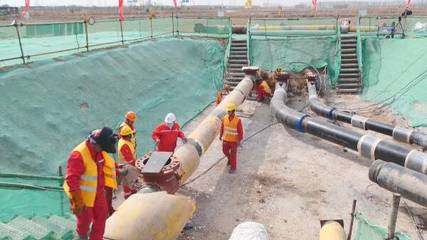 津潍高铁东营区段攻坚克难 中石化胜利油田石油主管道完成不停输带压迁改施工